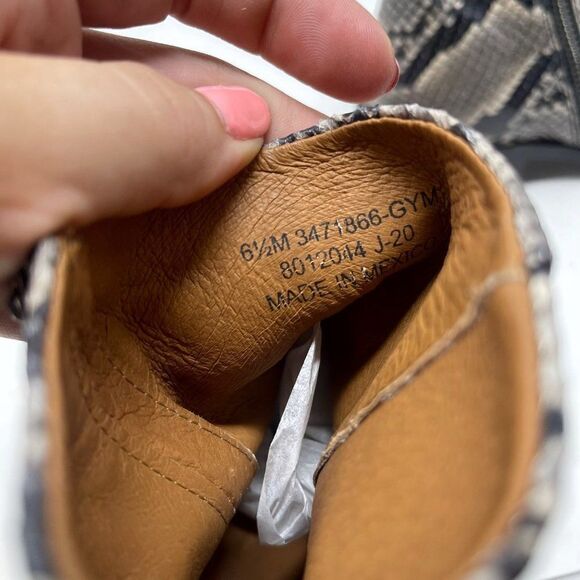 Frye River Snake Zip Booties Black Size 6.5 - Picture 7 of 7